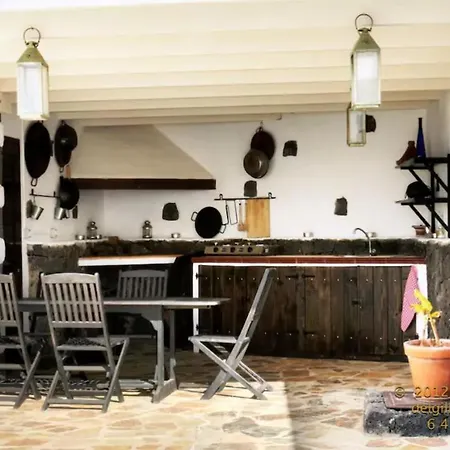 Charming House In With Private Pool * Tinajo